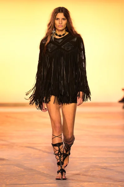 Look 24